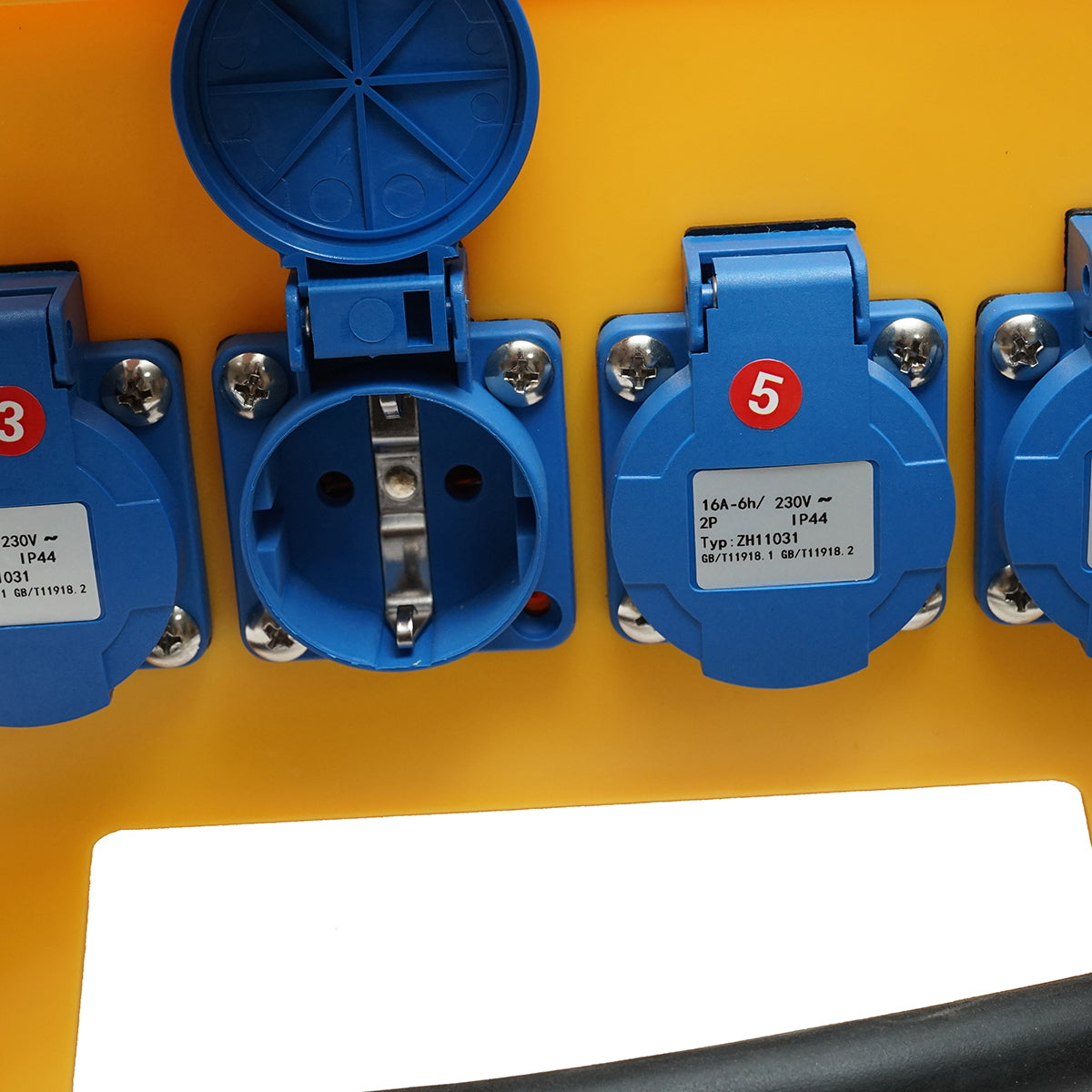 Group prize panel for portable site organization 2x415V/16A, 6x230V/16A, 300x230x287mm IP44/54 SUNTREE