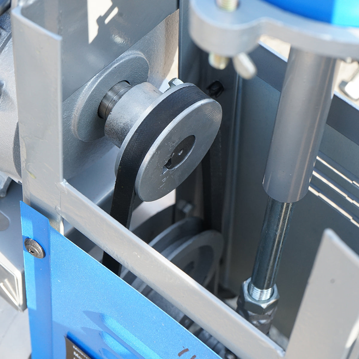 Single post milking machine for cows 550W, 220V stainless steel tank 25L, milking group with 2 liners, vacuum pressure 45-50 kPa, pulsations 60-80 cpm