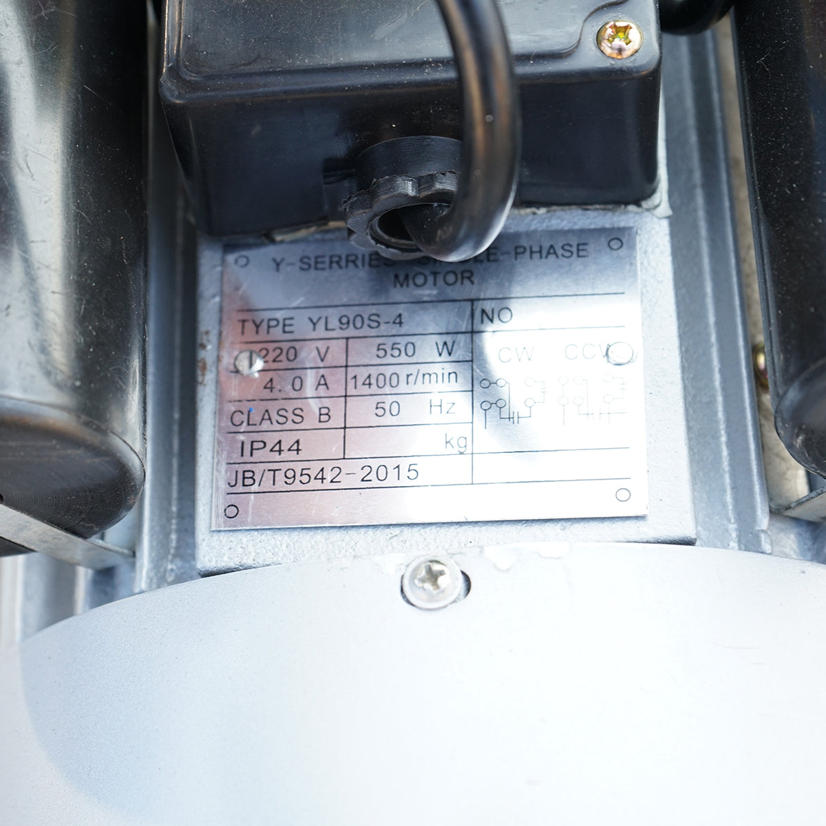Single post milking machine 550W, 220V stainless steel 25L tank, milking group with 4 teats, vacuum pressure 45-50 kPa, pulsations 60-80 cpm