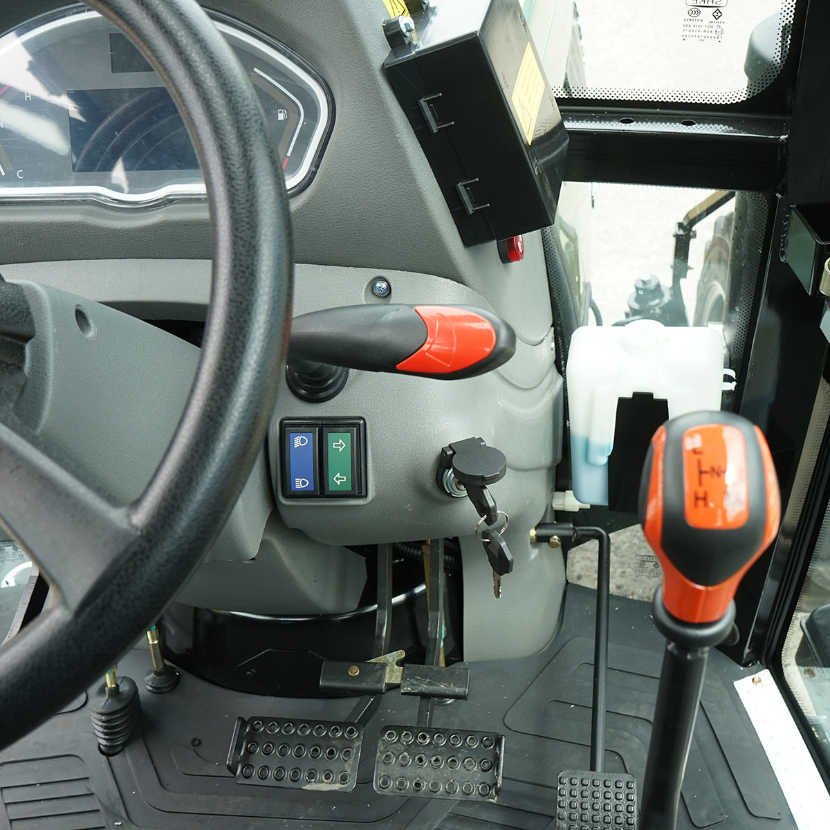 50HP cabin tractor, 4x4 registrable AGRI TRACKING 504