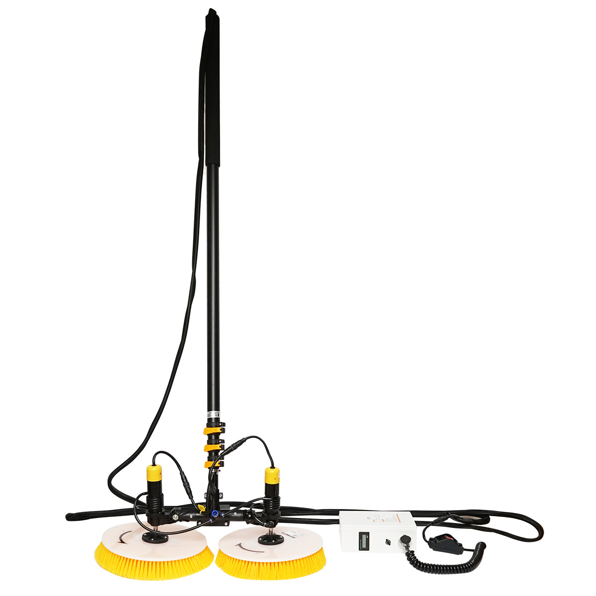 Solar panel cleaning system with 2 brushes and a handle up to 5.5 m