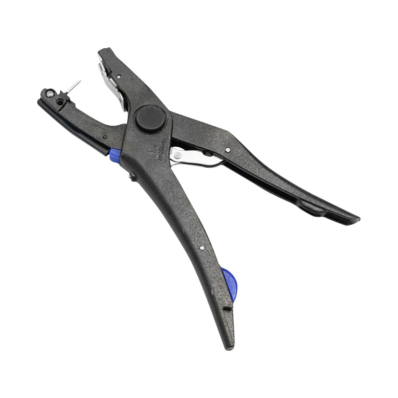 Clamp applied to eyelets compatible with most types of eyelets on the market.