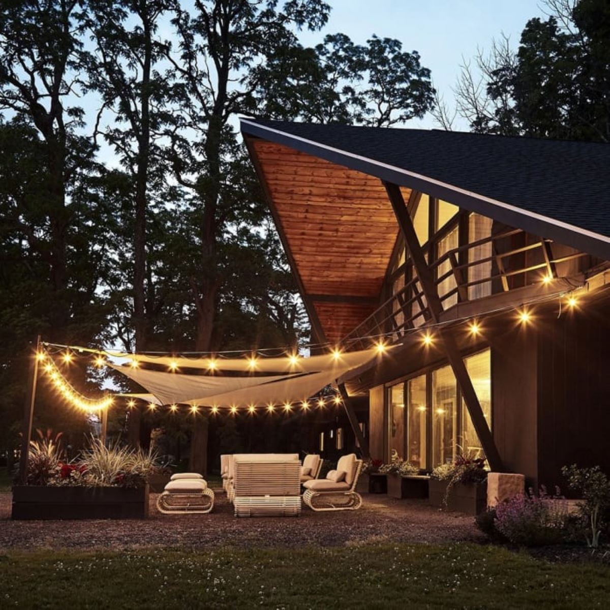 Outdoor LED lighting system with 12 E27 sockets, 6m cable, 220V IP44 Breckner Germany