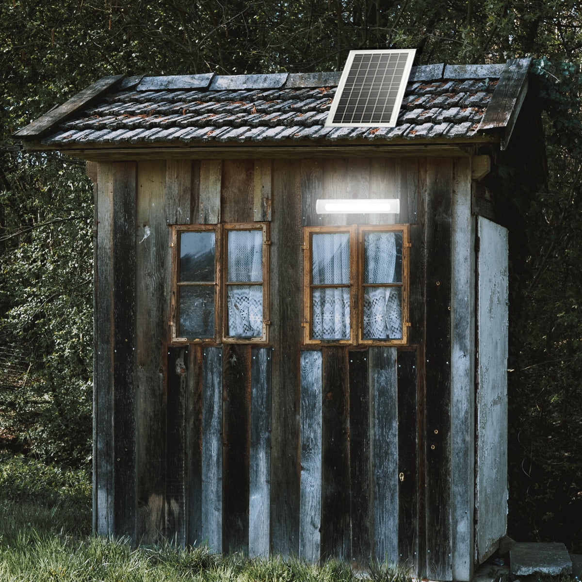 150W LED lamp, 6500K with polycrystalline solar panel, remote control and 3600mAh battery IP20 Breckner Germany