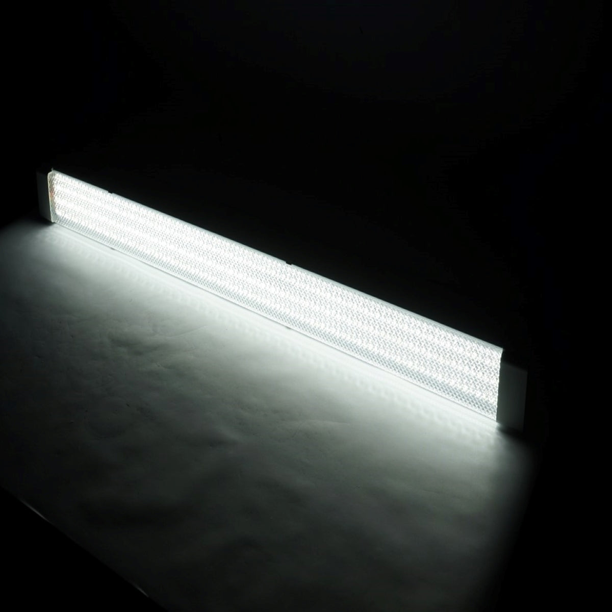 LED lighting fixture 100W, 220V, IP20, 1200mm Breckner Germany