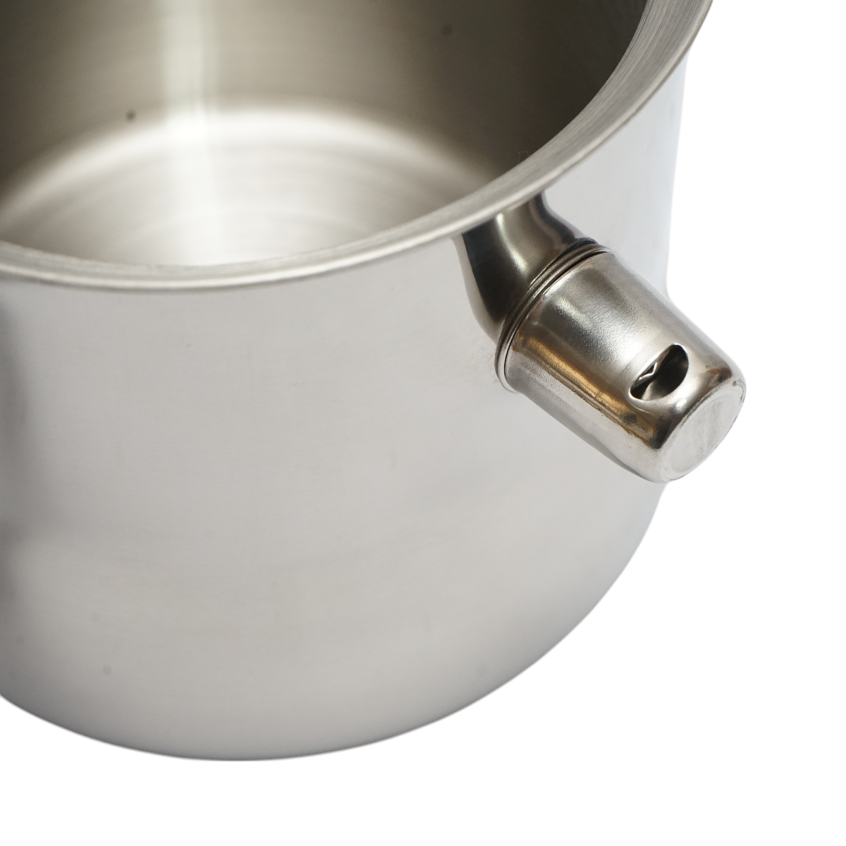 Stainless steel recipient with double walls for melting wax 1.5L