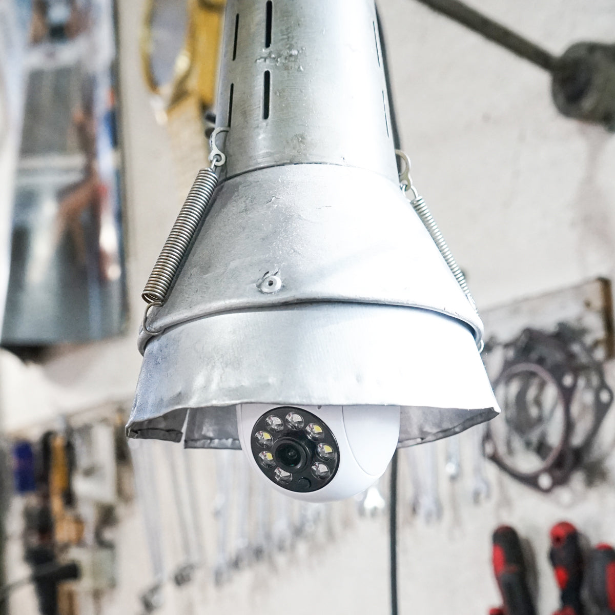 WS-Q501 Smart-Bulb PTZ Surveillance Camera, WIFI E27 type bulb with motion sensor and Tuya application WS-W501 Breckner Germany