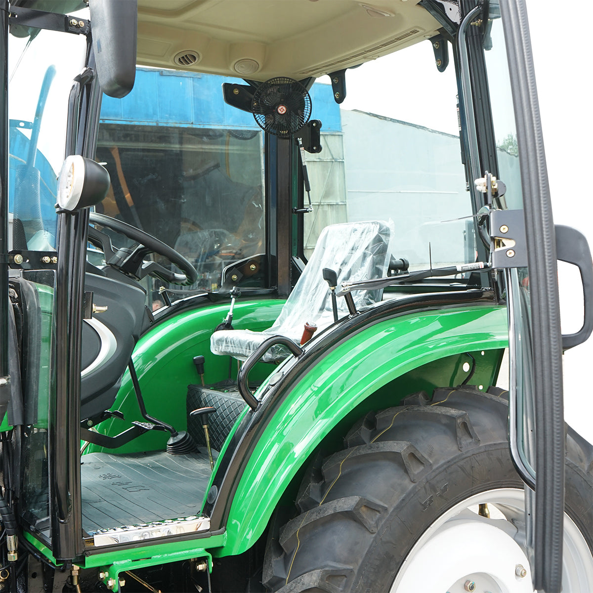 60HP Hanwo E3 cabin tractor, Xinchai III engine with wheels 8.3-20/12.4-28 Konig Traktoren 604