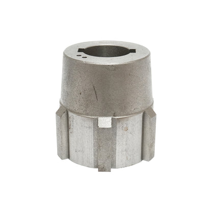 Clutch hub for forest tractor winch