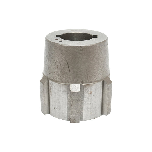 Clutch hub for forest tractor winch