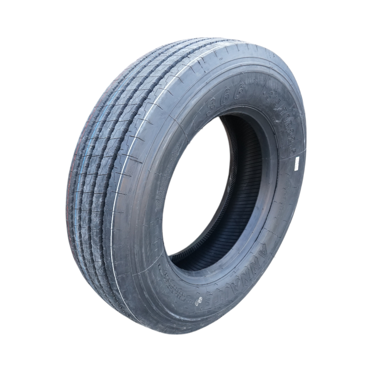 Tubeless tire for steering MS 315/70R22.5 profile 366 / S01