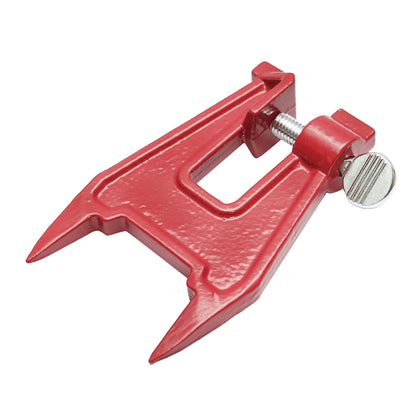 Clamp for fixing the chainsaw blade