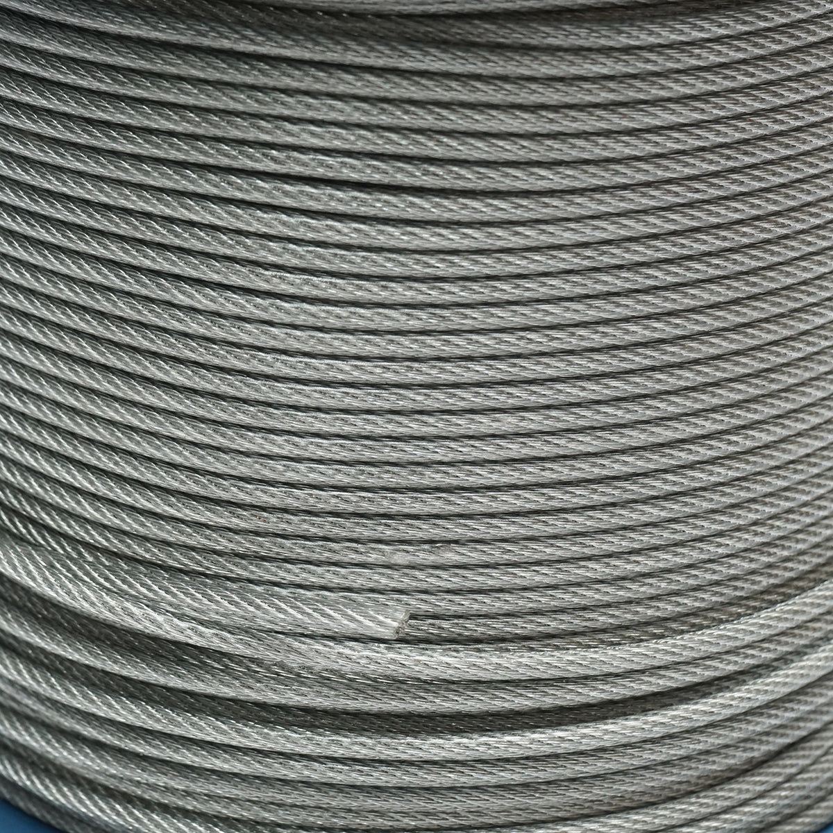 Galvanized steel cable with PVC coating, diameter 4mm, strands 6x7+FC, maximum load 539Kg, weight 8.08Kg, 200m/roll