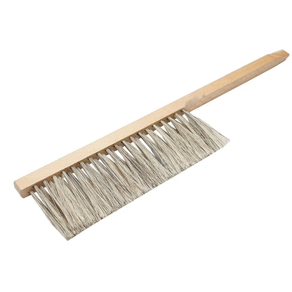 Simple single-row bee brush made of horse tail with a plastic handle
