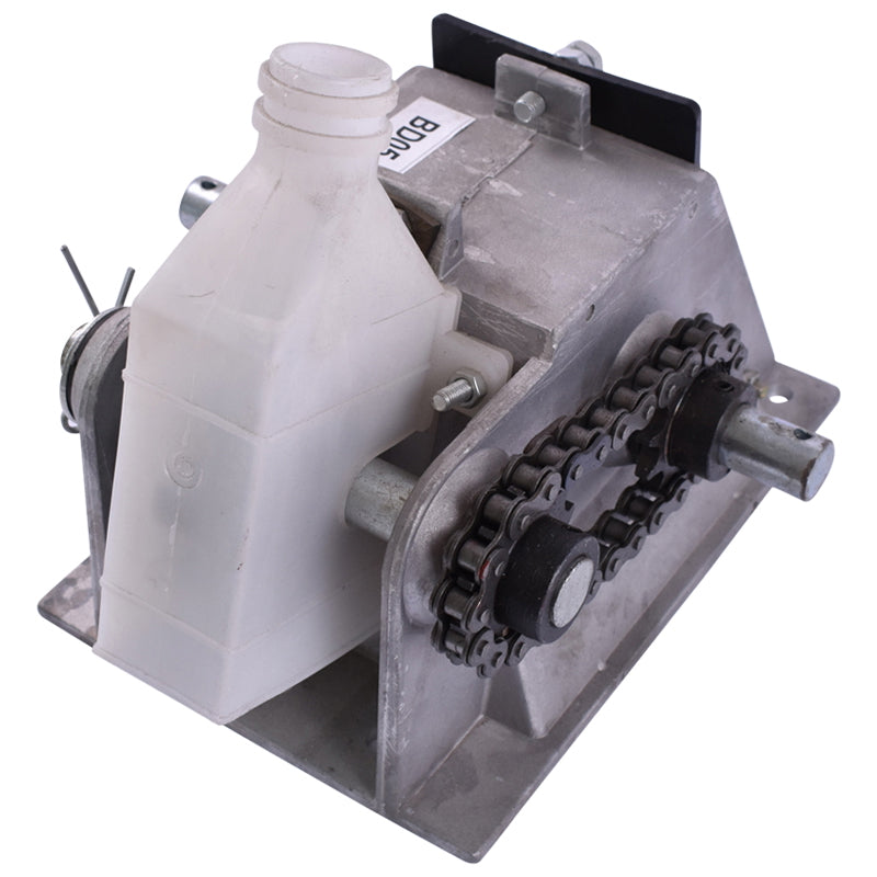 Fertilization box assembled with thick chain