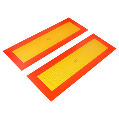 Set the rectangular reflective plate for the trailer