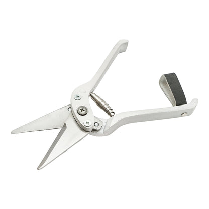 The serrated nail scissors for sheep and goats Breckner Germany