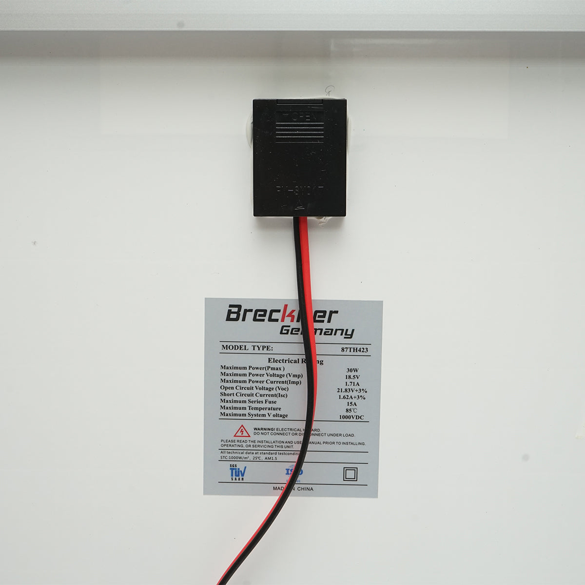 30W monocrystalline photovoltaic solar panel with a 90cm connection cable and maximum voltage of 18V 420x405x25mm Breckner Germany
