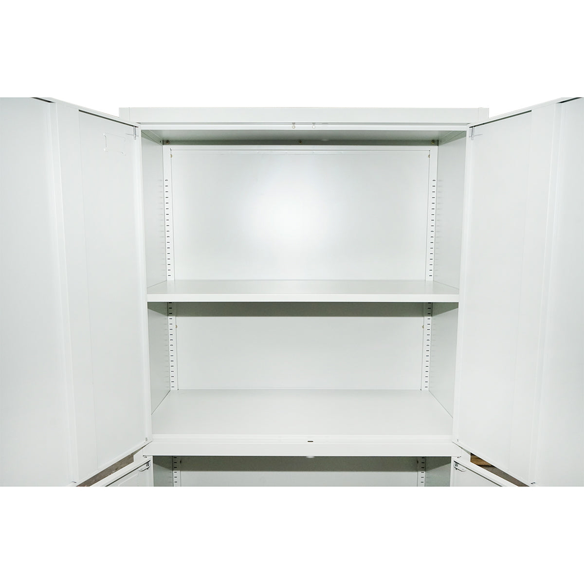 Metal cabinet with 4 secure solid doors 1800x900x400mm