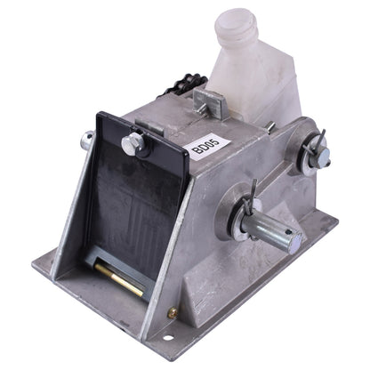 Fertilization box assembled with thick chain