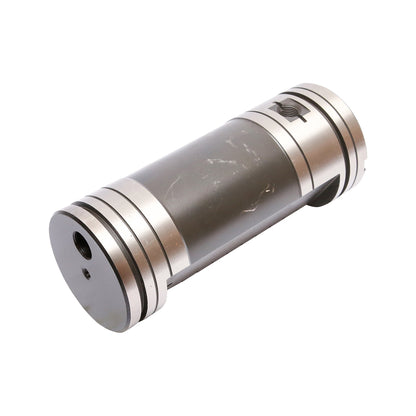 UTB U-650 servomotor piston
