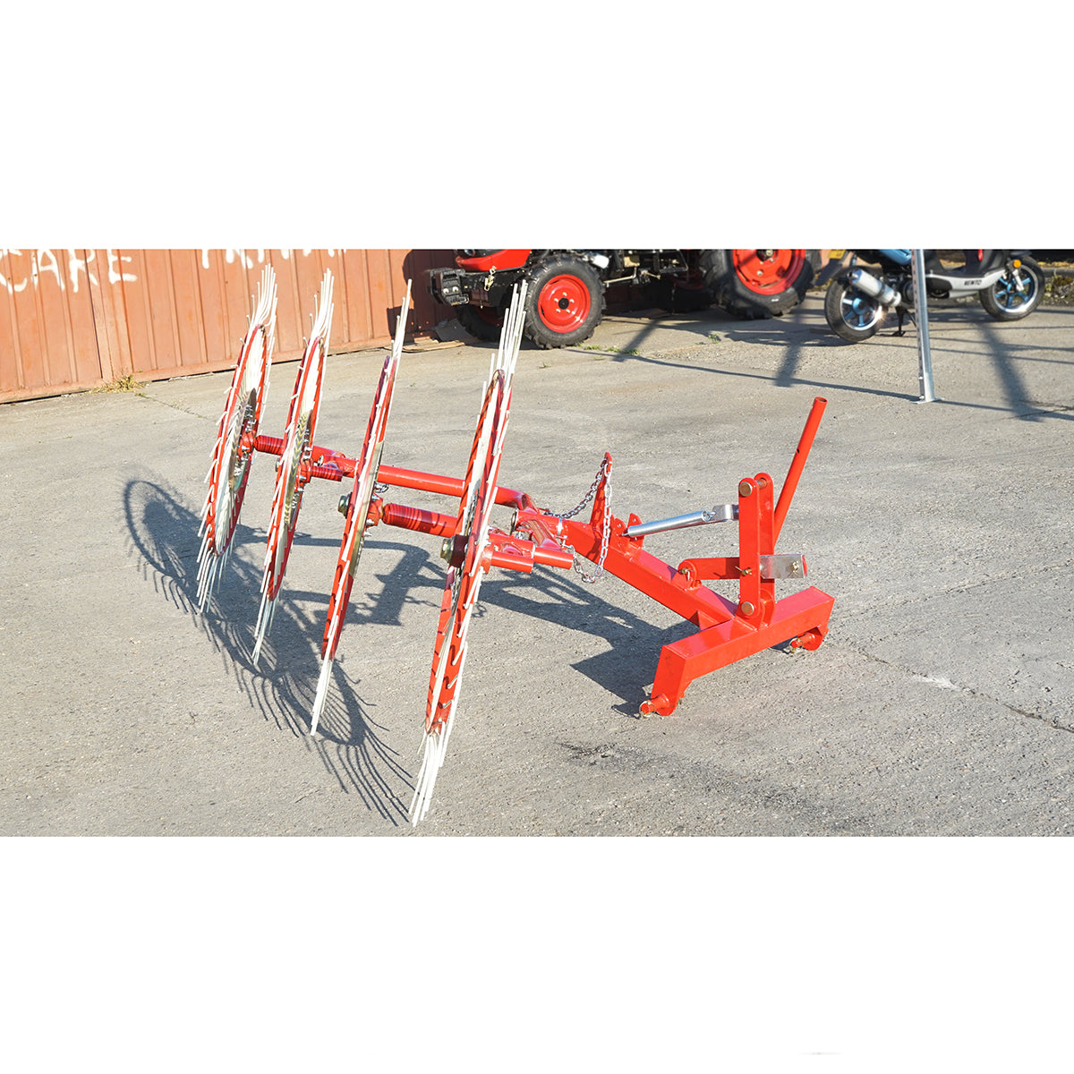 Sun-type rake with 4 rotors, diameter Ø 1400 mm.