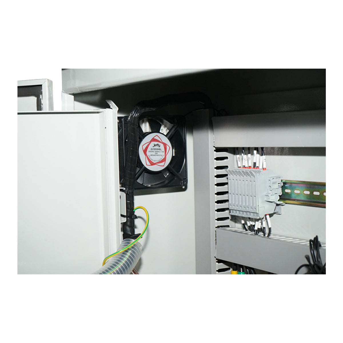 Distribution box for photovoltaic solar system 200KW, IP54, 400A, with anti-islanding relay