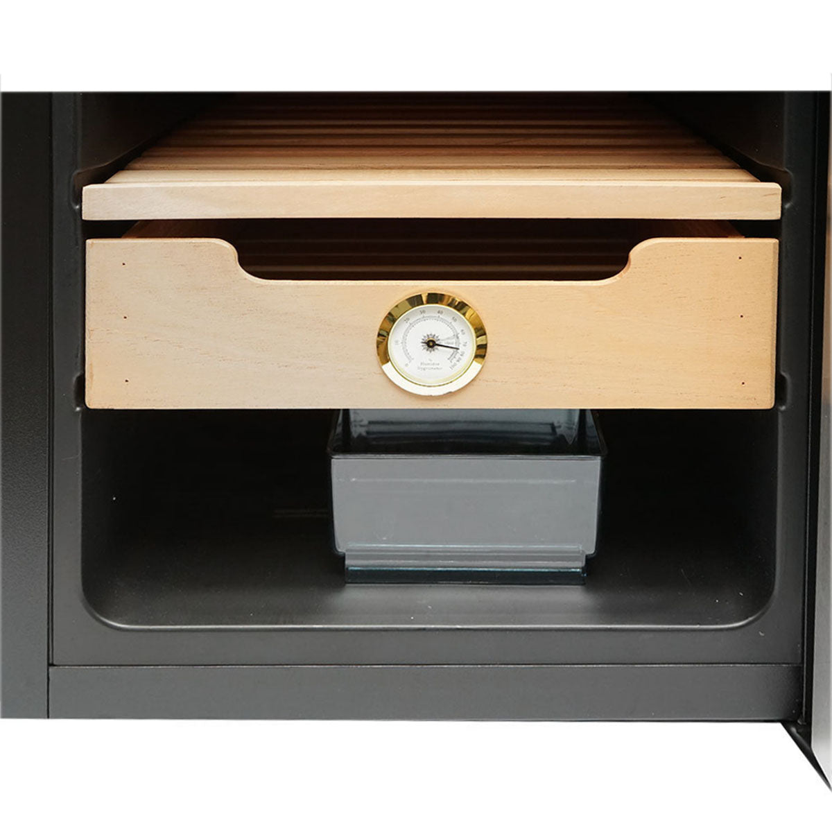 Cigar humidor with 4 wooden shelves and adjustable thermostat 50L, 65W 220V