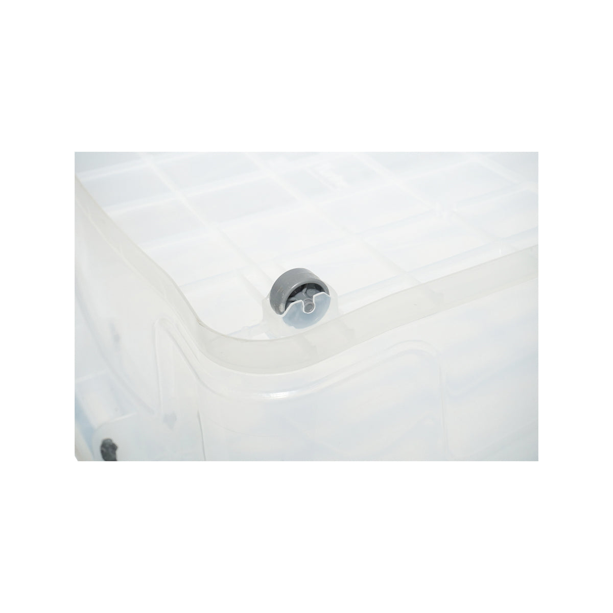 40L storage box with lid and wheels made of transparent plastic 725x470x200mm