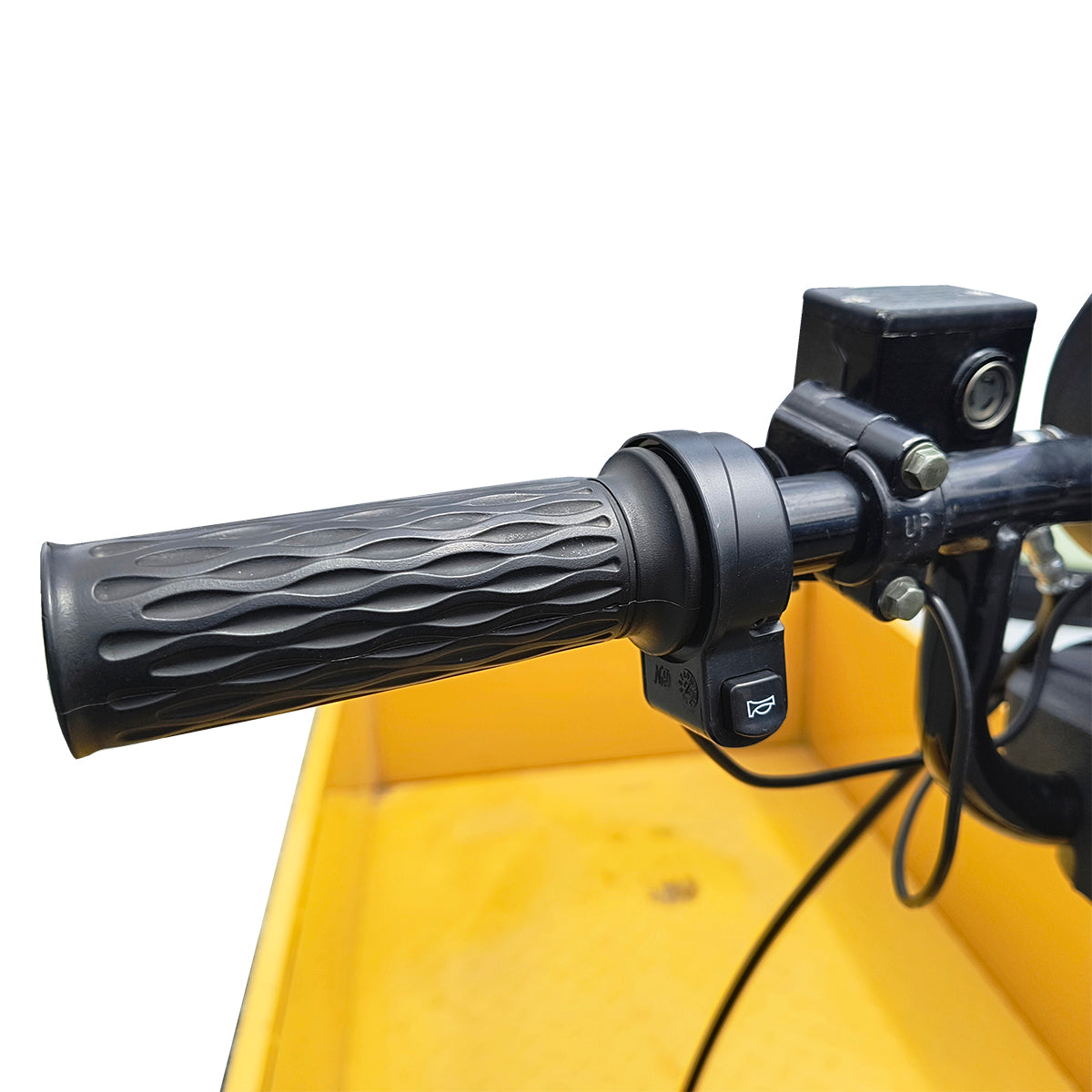 Electric platform trolley with shutters for transporting goods 800W, 48V, 1.5x0.8m maximum load 800Kg THOR