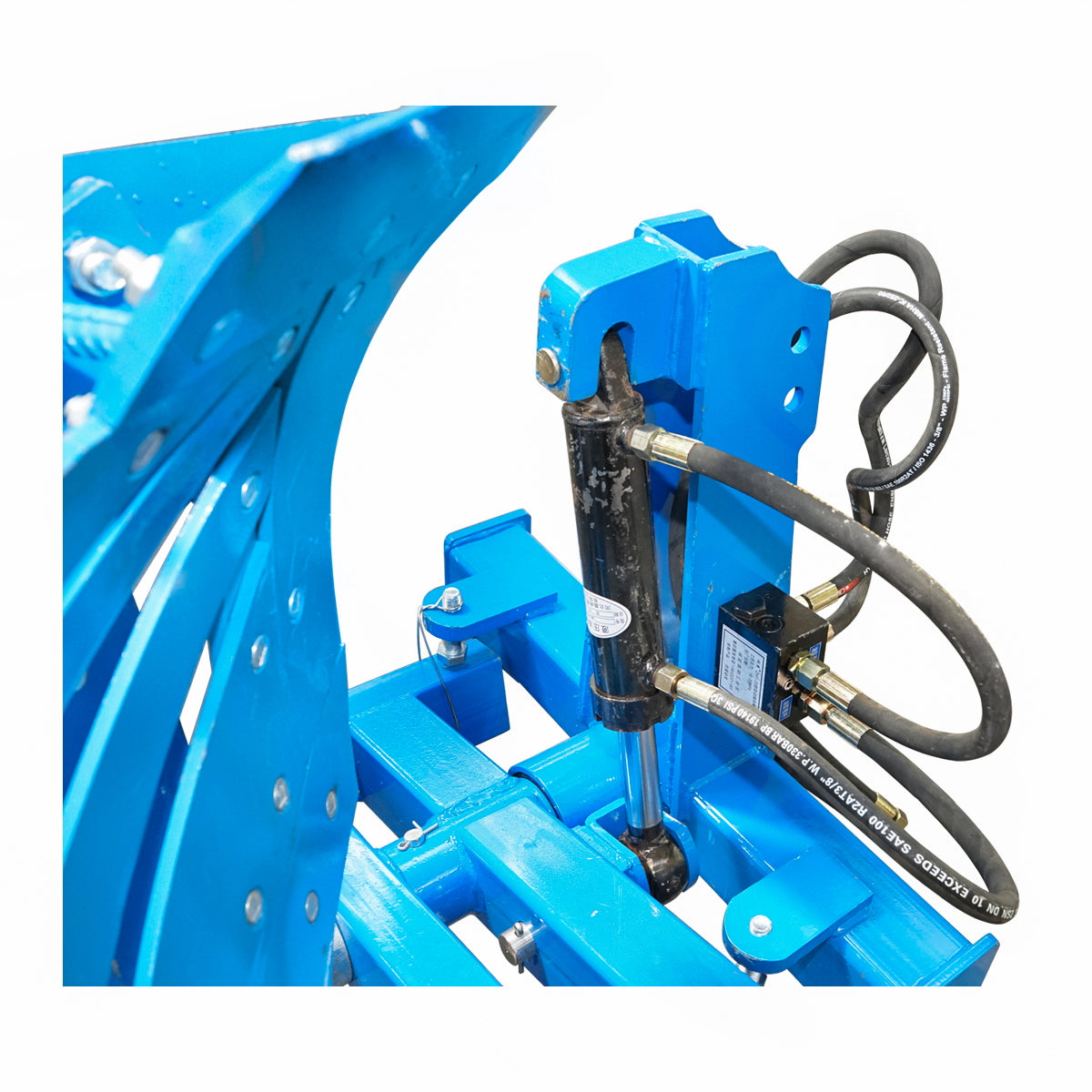 Agricultural plow with 2 blades and reversible notched sides hydraulic Konig Traktoren