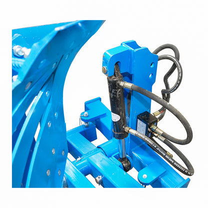 Agricultural plow with 2 blades and reversible notched sides hydraulic Konig Traktoren