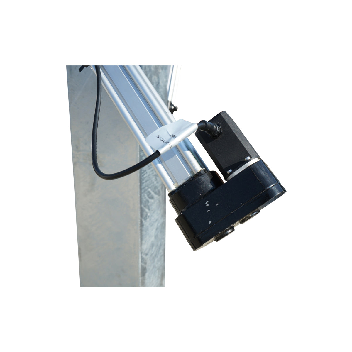 Complete mounting system, automatic solar tracker structure 4.7 KW, 8 panels of 590W with GPS and Breckner Germany wind sensor.