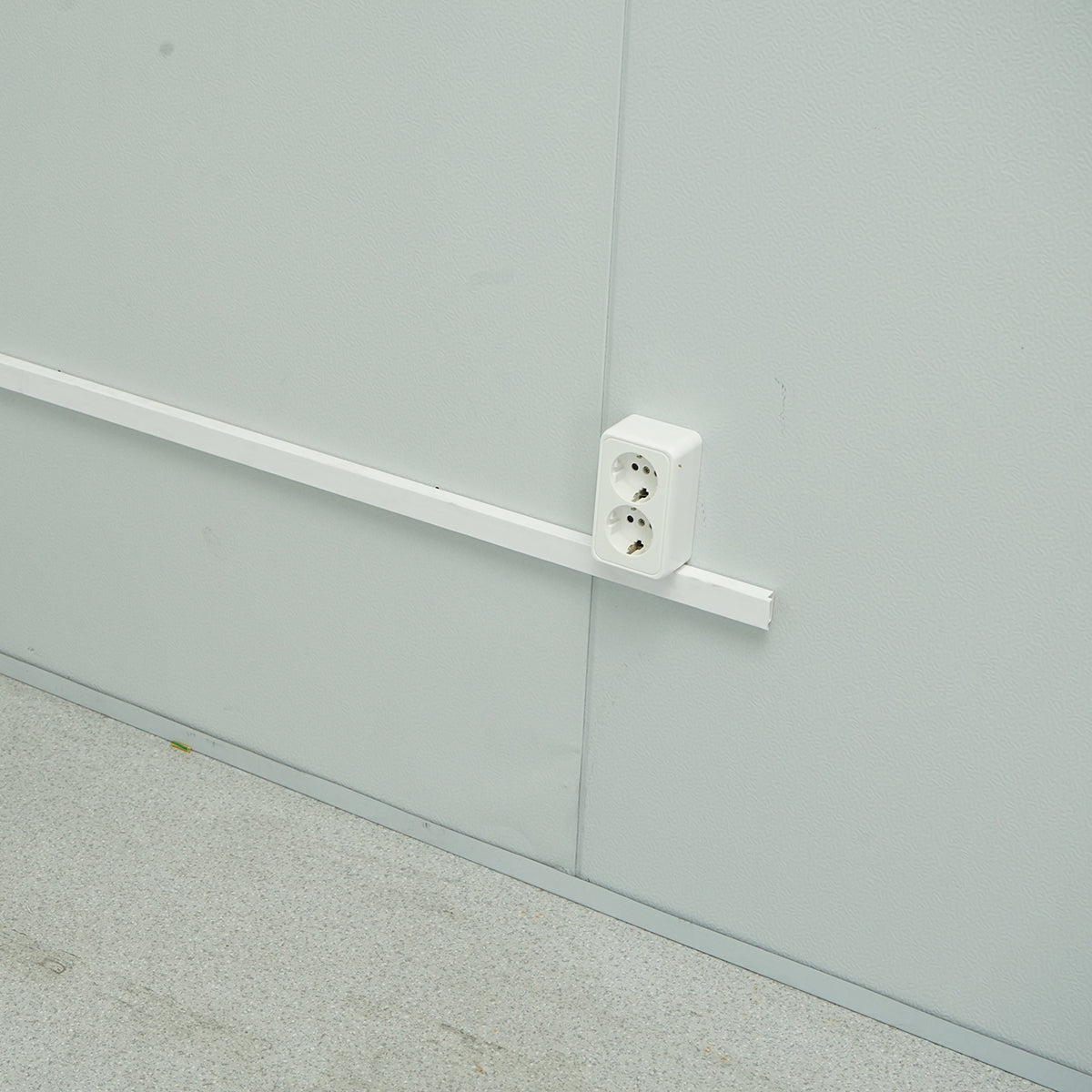 House type container 600x300x290cm with double door and electrical installation.