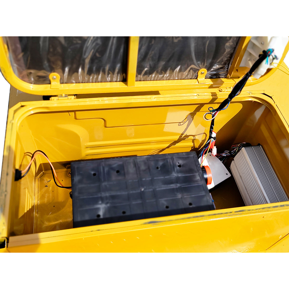 Electric platform cart with bench for transporting goods 1200W, 60V, 3x1.25m maximum load 1000Kg THOR