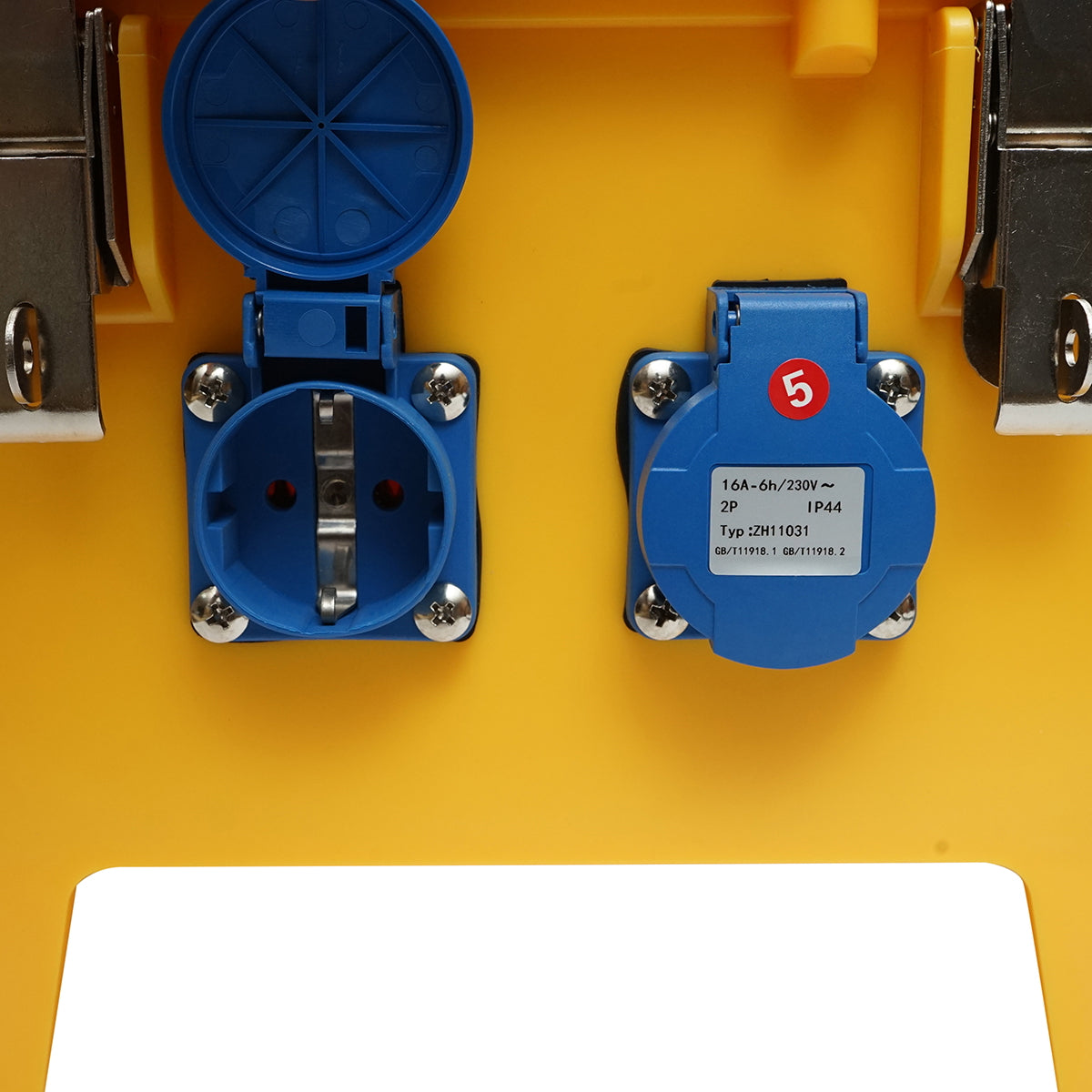 Group distribution board for portable site organization 2x415V/16A, 4x230V/16A, 1x415V/32A, 1x415V/63A, 370x340x330mm IP44/67 SUNTREE