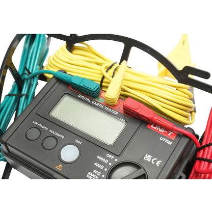 Digital multimeter with 4 functions and insulation resistance UT522
