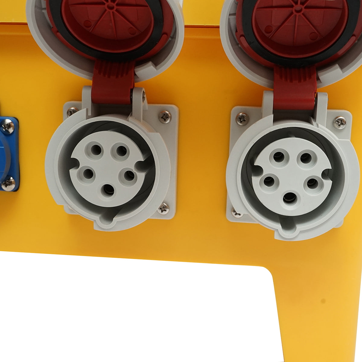 Group distribution board for portable site organization 2x415V/16A, 4x230V/16A, 1x415V/32A, 1x415V/63A, 370x340x330mm IP44/67 SUNTREE